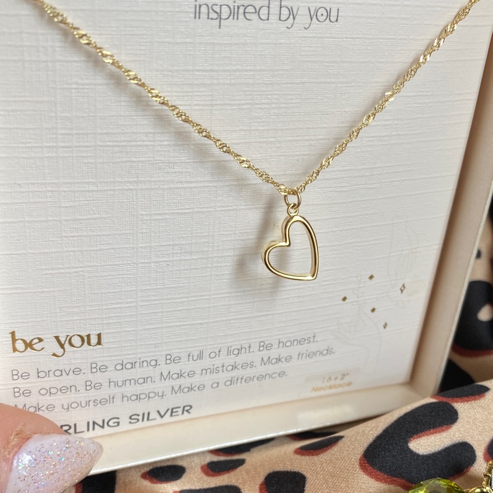 INSPIRED BY YOU -NwT Heart Necklace & it comes with A FREE bracelet 🩷🫶